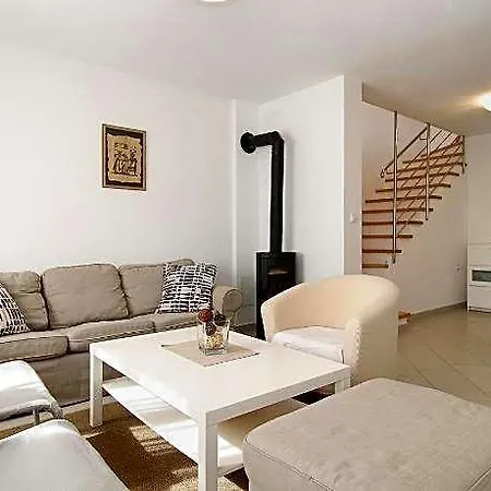 House 1581 풀라