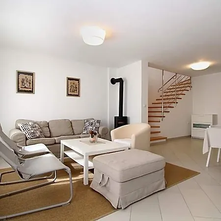 House 1581 3*